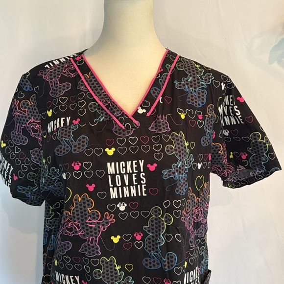 Disney Tops - 💜3/$15 Disney “Mickey Loves Minnie” Scrub